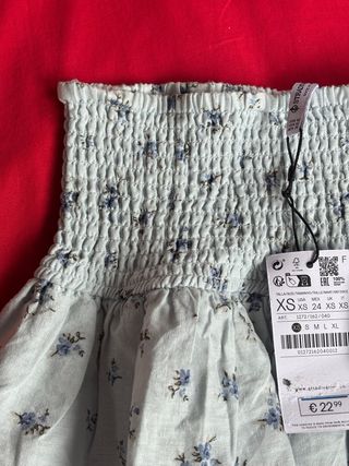 Falda Stradivarius floral azul NUEVA