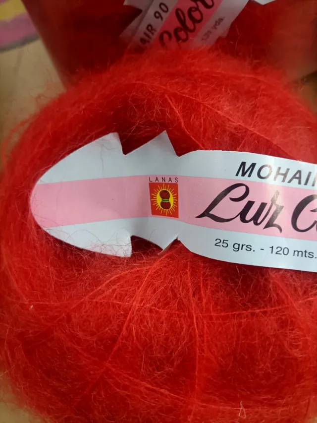 Lote 20 ovillos Mohair 90% Rojo