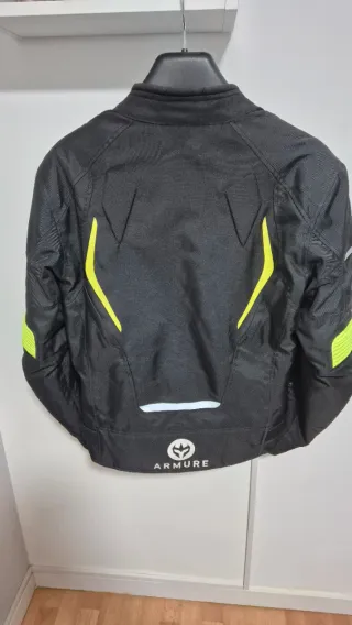 Chaqueta ARMURE HAMO. Talla M. (CARNET A1/A2/A)