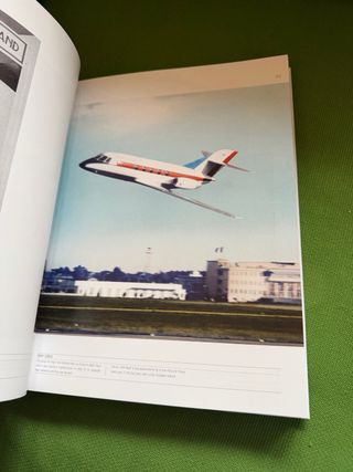 The Falcon Story el libro