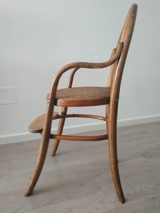 Trona antigua Thonet madera y ratán