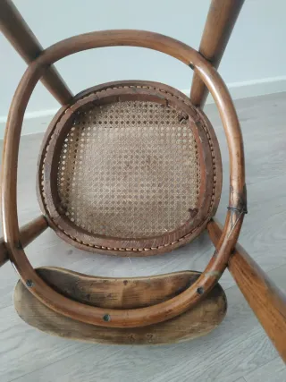 Trona antigua Thonet madera y ratán