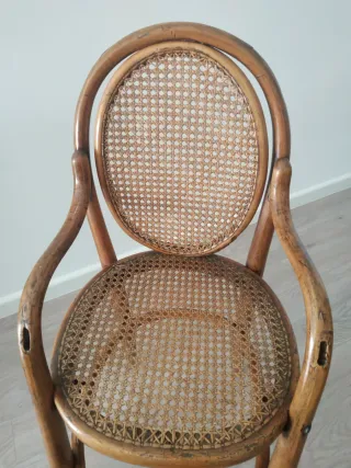 Trona antigua Thonet madera y ratán
