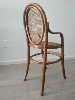 Trona antigua Thonet madera y ratán