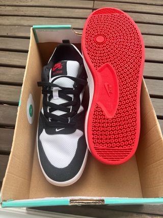 Zapatillas Nike SB Alleyoop Negras/Blancas/Rojas