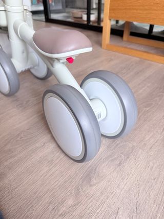 Bicicleta infantil Kikkaboo sin pedales