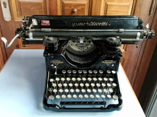Máquina de Escribir Hispano Olivetti M 40 HO - SA.