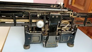 Máquina de Escribir Hispano Olivetti M 40 HO - SA.