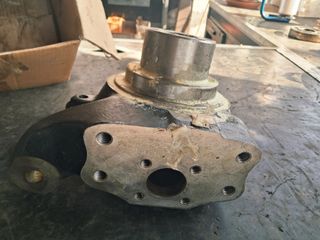 Mozzo snodo sterzo terna CASE 580 FB110