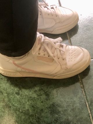 Deportivas marca Adidas de Piel de Mujer talla 36