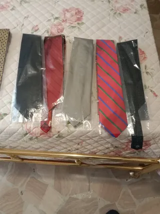 10 cravatte nuove 100 per 100 seta made in italy
