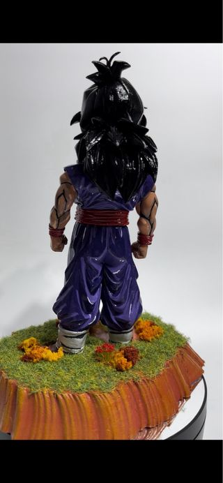 Figura Dragon Ball pintada a mano