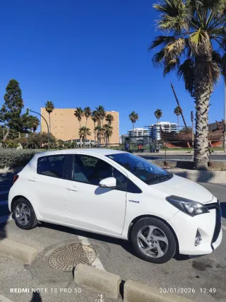 Toyota hibrido Yaris  2015