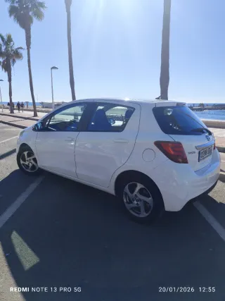 Toyota hibrido Yaris  2015