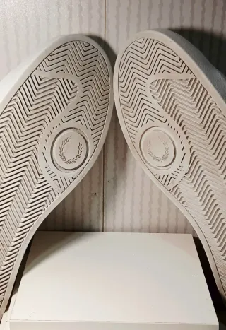 Fred Perry Talla 45 Blancas