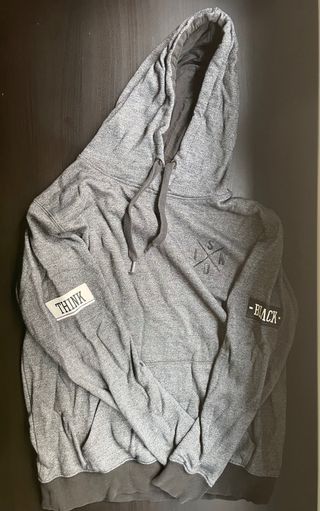 Sudadera gris Inside con parches