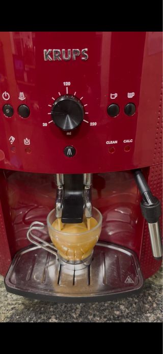 Cafetera Krups Essence Roja