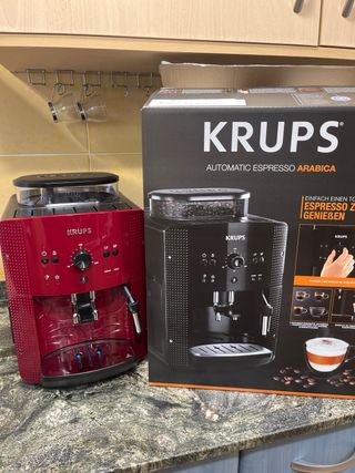 Cafetera Krups Essence Roja