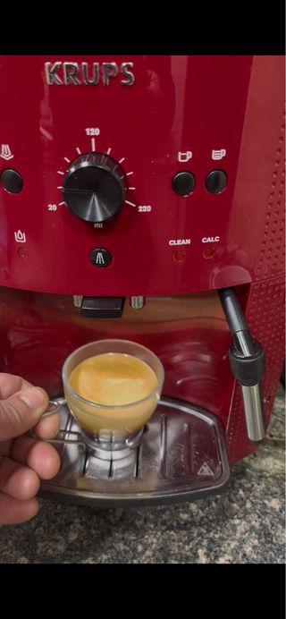 Cafetera Krups Essence Roja