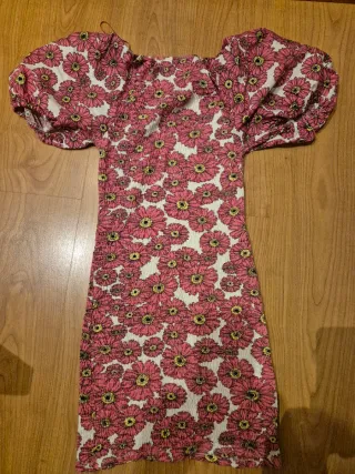 Vestido Zara floral manga abullonada