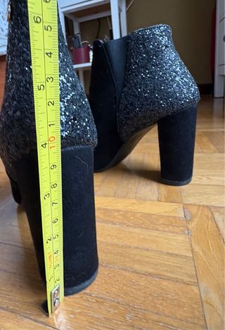 Botines XTI ante y glitter negros