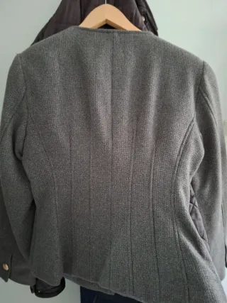 Chaqueta Zara Gris Botones Dorados