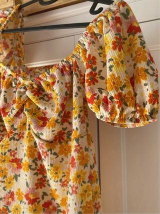 Vestido floral S nuevo con etiqueta