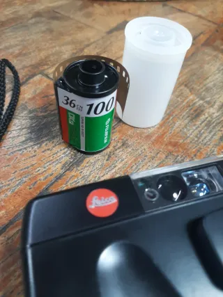 Cámara Leica Mini II Negra Playboy edition