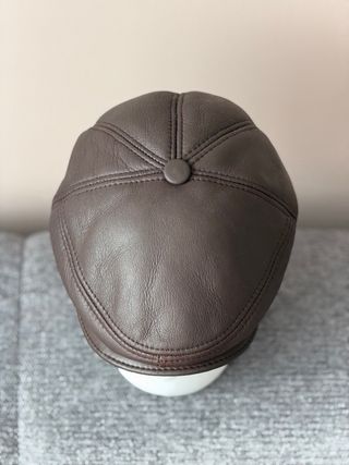 Boina de cuero marrón