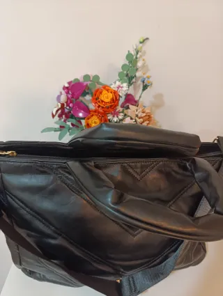 Bolso Negro Grande Acolchado