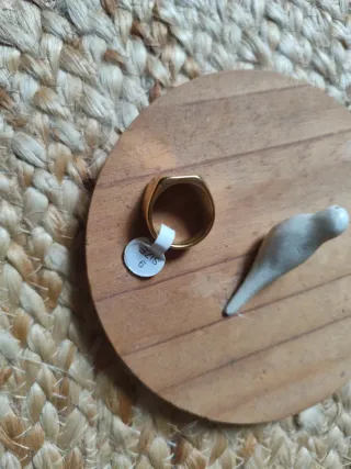 Anillo tipo sello de acero inoxidable dorado