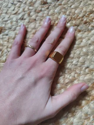 Anillo tipo sello de acero inoxidable dorado