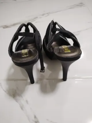 Scarpe con tacco alto nere