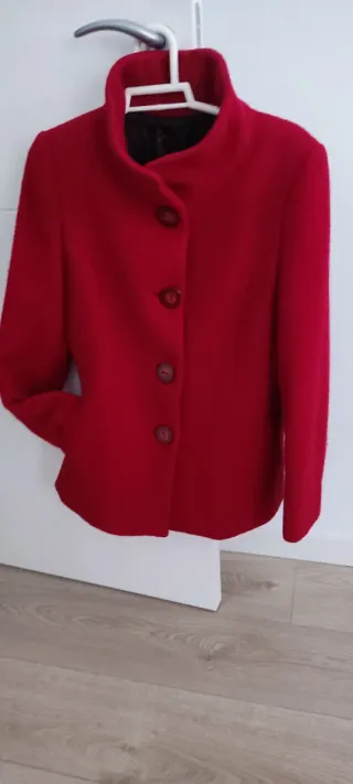 Chaquetón rojo de lana