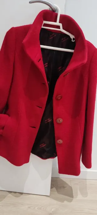 Chaquetón rojo de lana