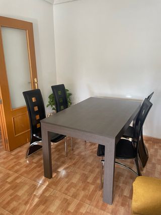 Juego de 6 Sillas Negras con Patas Metálicas