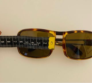 Occhiali da sole vintage anni '80