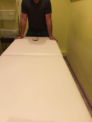 Alquilo cabina para masajistas.