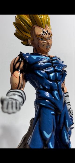 Figura pintada a mano Majin Vegeta