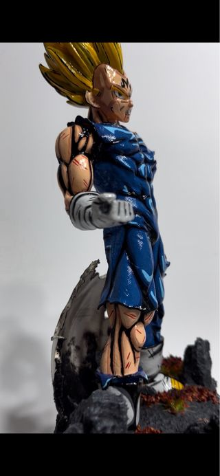 Figura pintada a mano Majin Vegeta