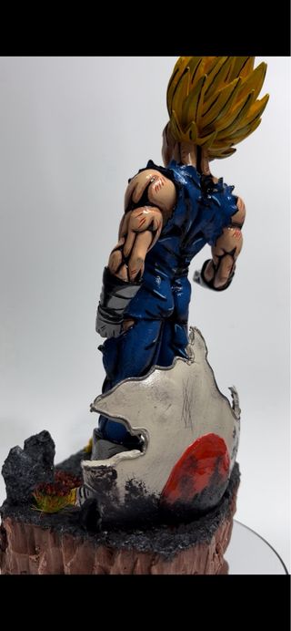Figura pintada a mano Majin Vegeta