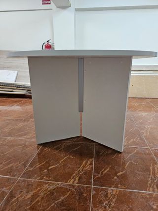 Mesa ovalada blanca (Ideal reuniones o comedor)