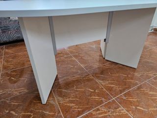 Mesa ovalada blanca (Ideal reuniones o comedor)