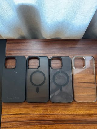 Confezione da 4 custodie per iPhone 15 Pro Max