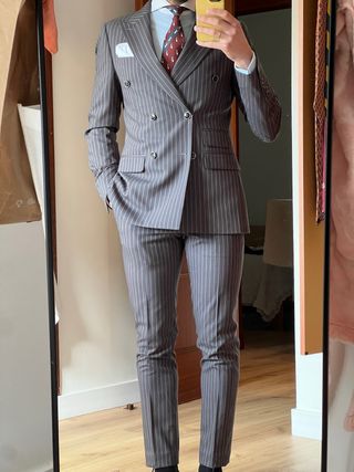 Traje cruzado gris rayas diplomáticas T46