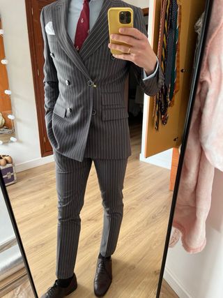 Traje cruzado gris rayas diplomáticas T46