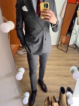 Traje cruzado gris rayas diplomáticas T46