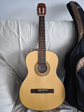 Guitarra Clásica + funda