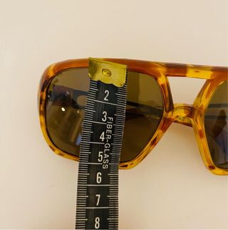 Occhiali da sole vintage anni '80