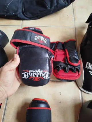 Equipo JKD Boxeo Muay Thai Buddha